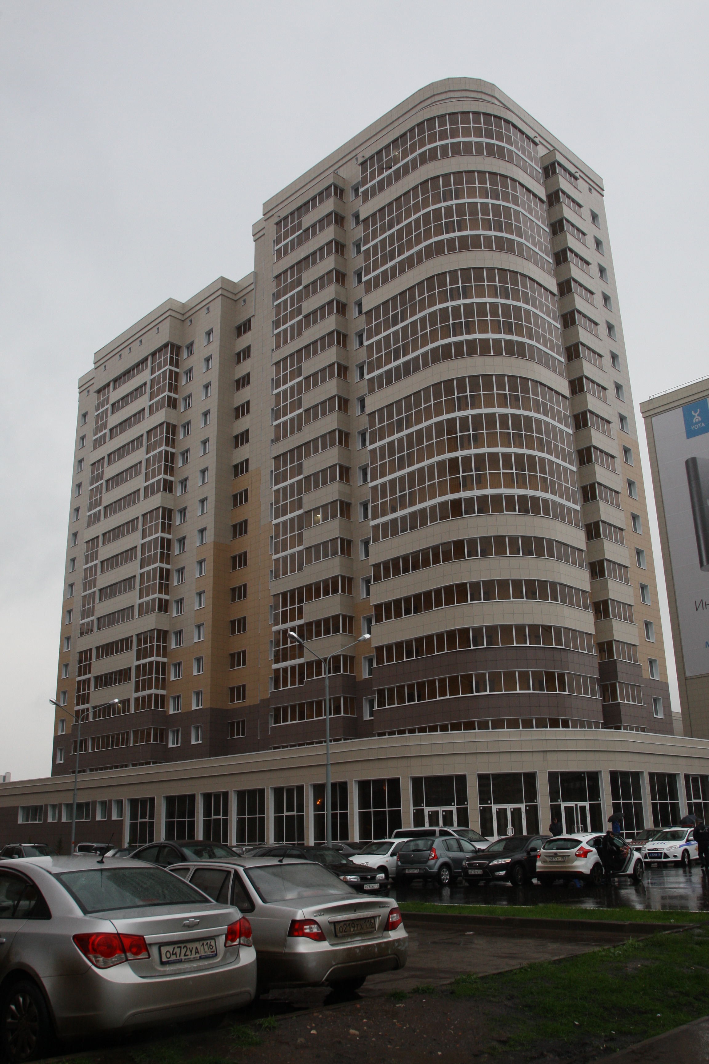 16-18-этажный двухсекционный 190-квартирный дом 14 по ул.Чистопольская, построенный по программе социальной ипотеки