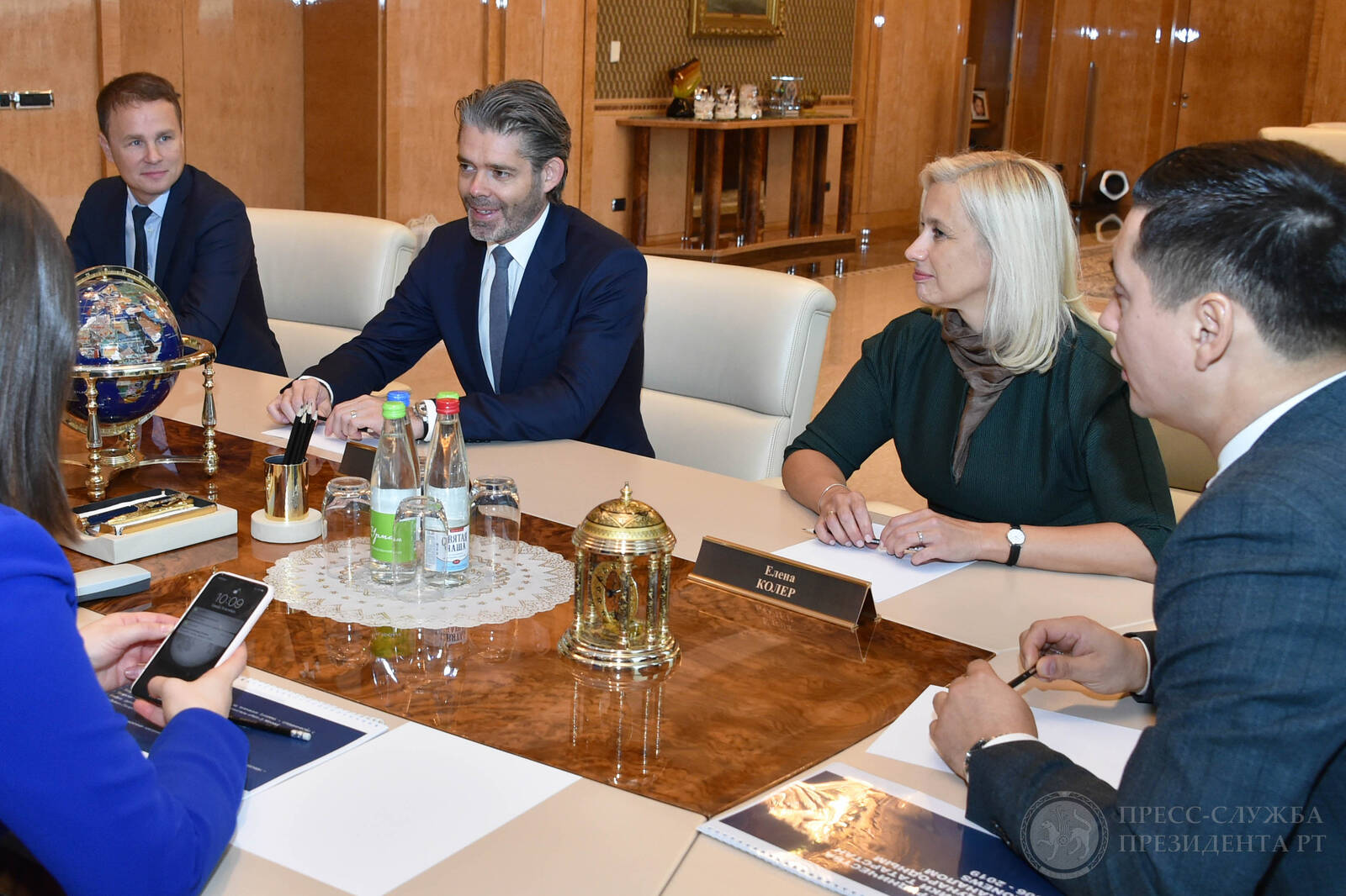 Встреча Президента Республики Татарстан Р.Н.Минниханова с генеральным директором телеканала Euronews Майклом Питерсом