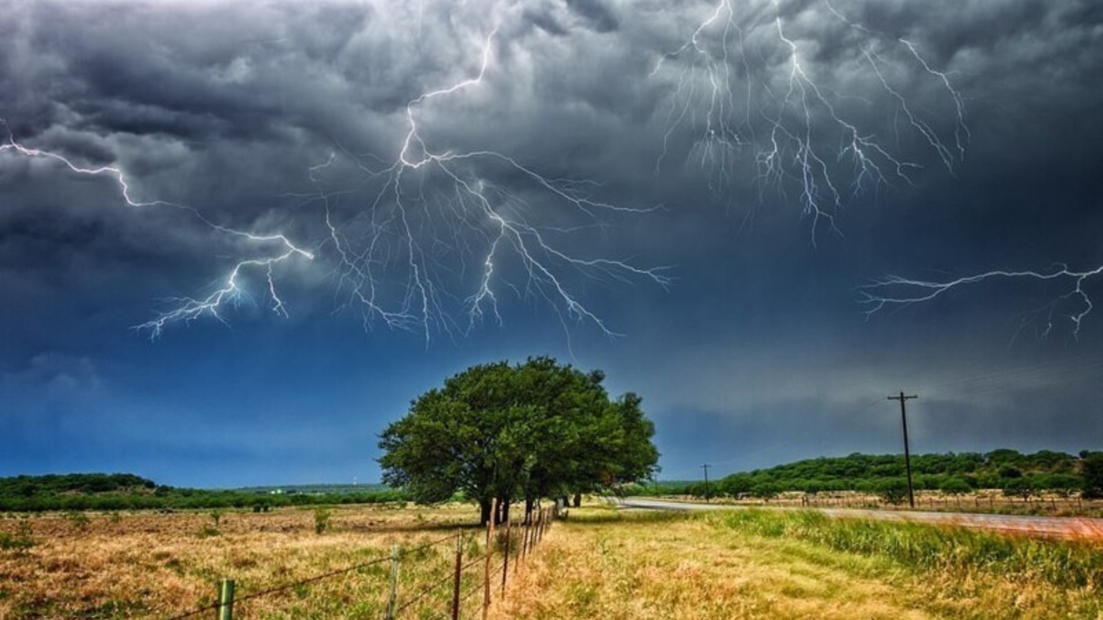 Погодный. Адам Кайл Джексон фотограф. Гроза. Стихия грозы. Природа непогода.