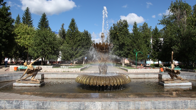 Погода лениногорск татарстан. ЗАГС Лениногорск фонтан. Погода в Лениногорске.