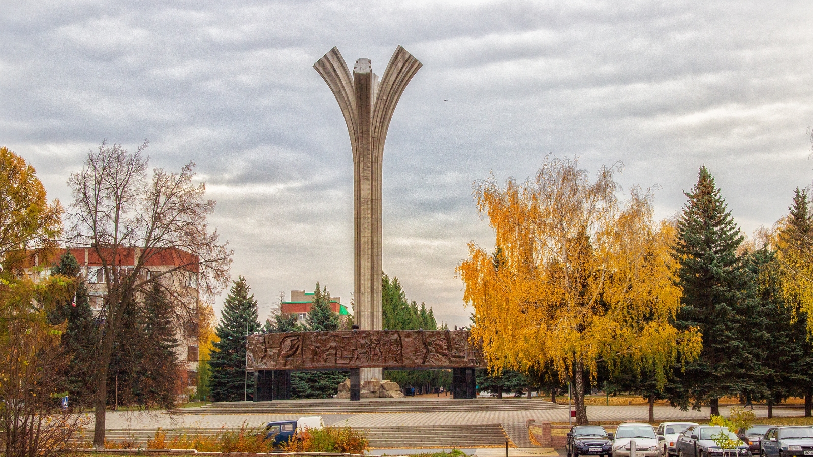 Фонтан нефти Лениногорск. Лениногорск (Татарстан). Весенний Лениногорск. Альметьевск фонтан нефти.