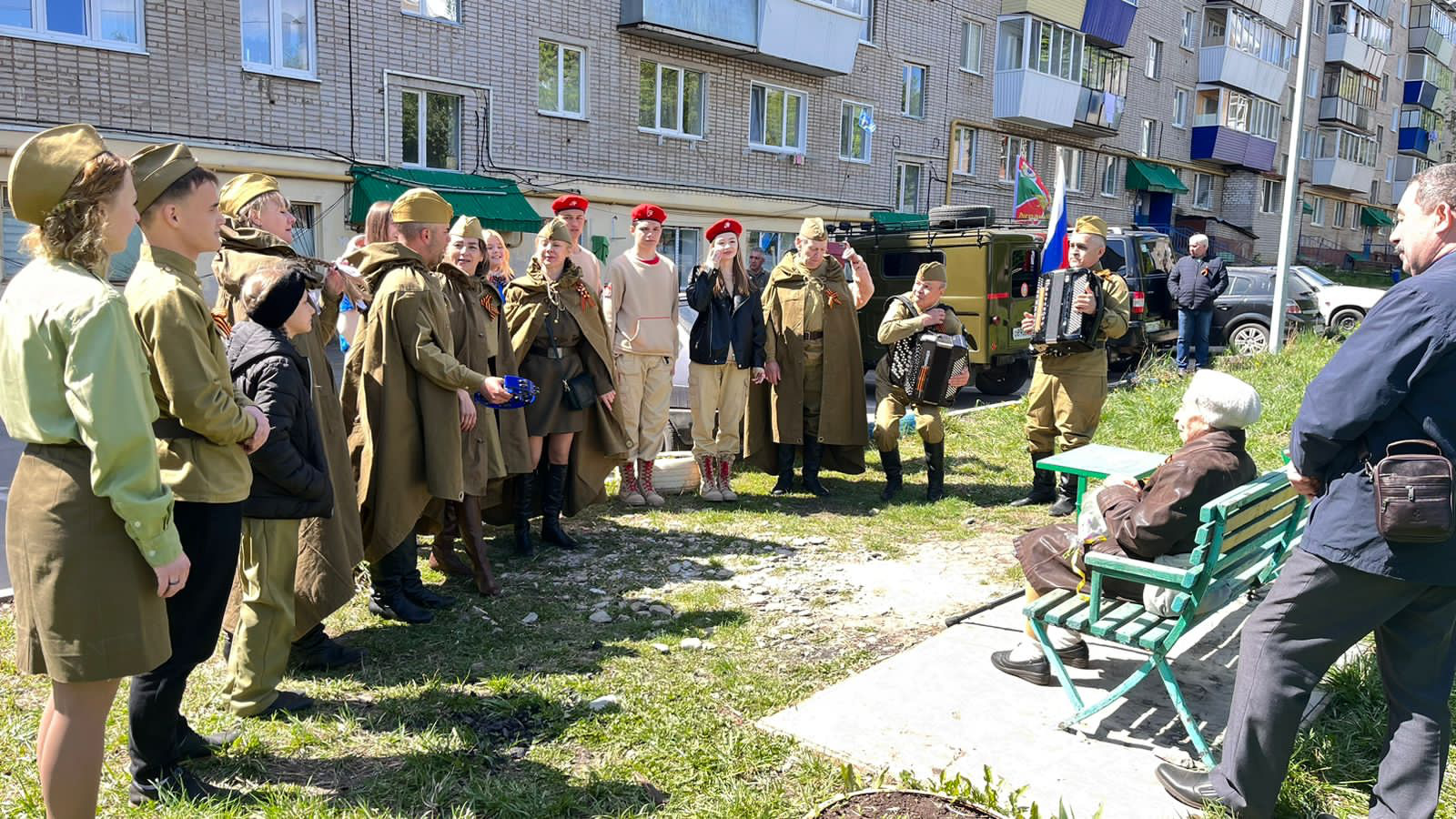 В Лениногорске «Фронтовая бригада» посетила 11 ветеранов | 08.05.2023 |  Лениногорск - БезФормата