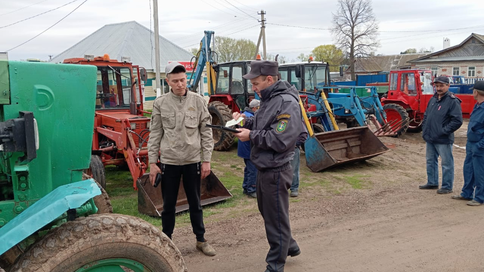 Идут техосмотры техники у частных лиц | 07.05.2024 | Тюлячи - БезФормата