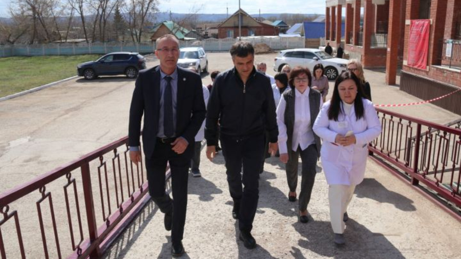 Министр молодежи рт. С рабочим визитом посетил министр. Татнефть пресскомпозит елабуга. Амбулатории пенза. Визит министра транспорта в кирове.