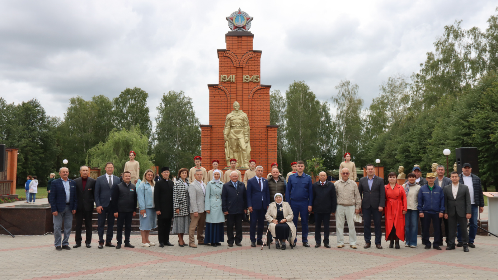 Погода в муслюмово рт на месяц. Муслюмово Татарстан. Муслюмово Татарстан набережная. Село Муслюмово парк.