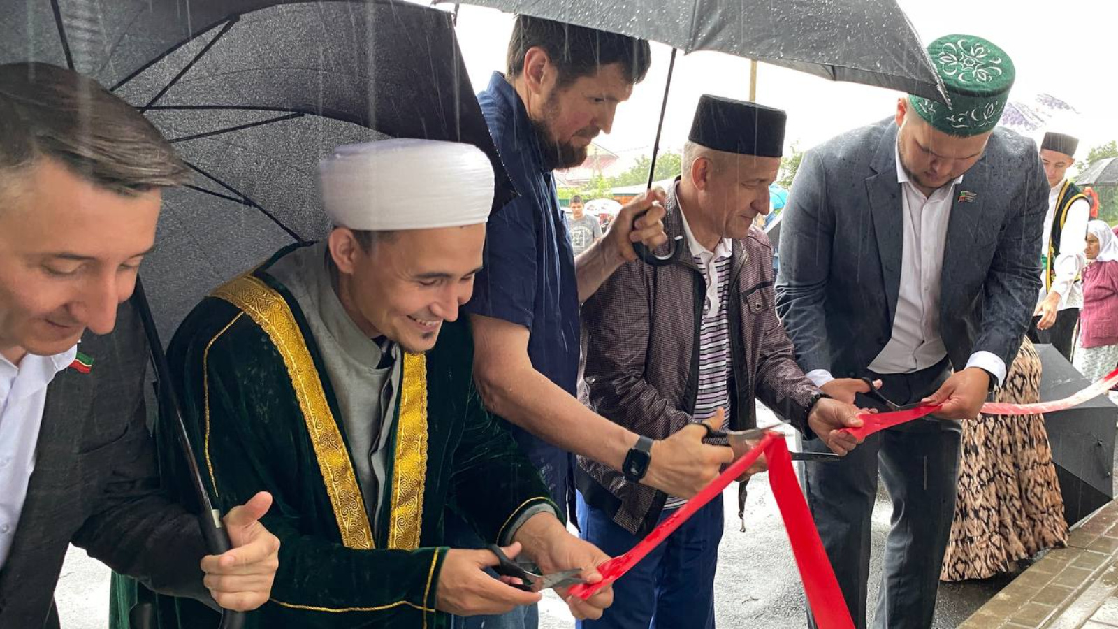 В Лаишевском районе открыли родник и детскую площадку | 19.06.2024 | Лаишево  - БезФормата