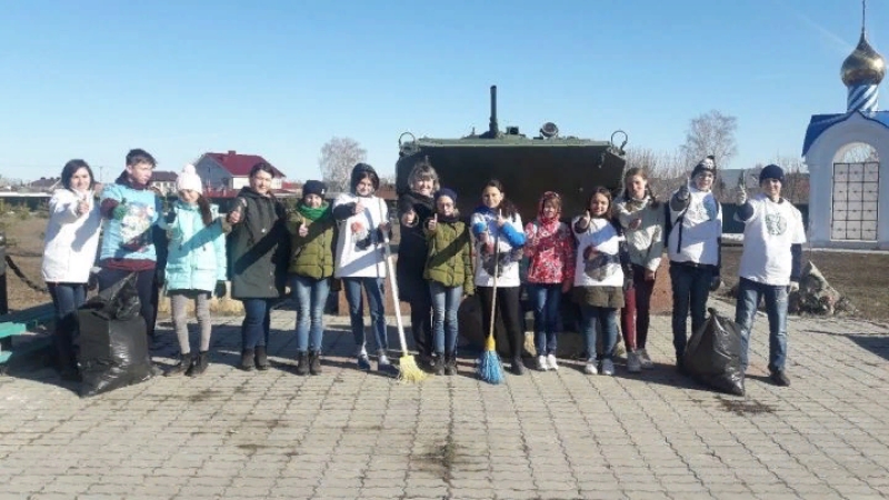 Погода на сегодня пестрецы. Пестрецы парк Победы. Сквер в Пестрецах. Акция чистый памятник. Новый парк село Пестрецы.