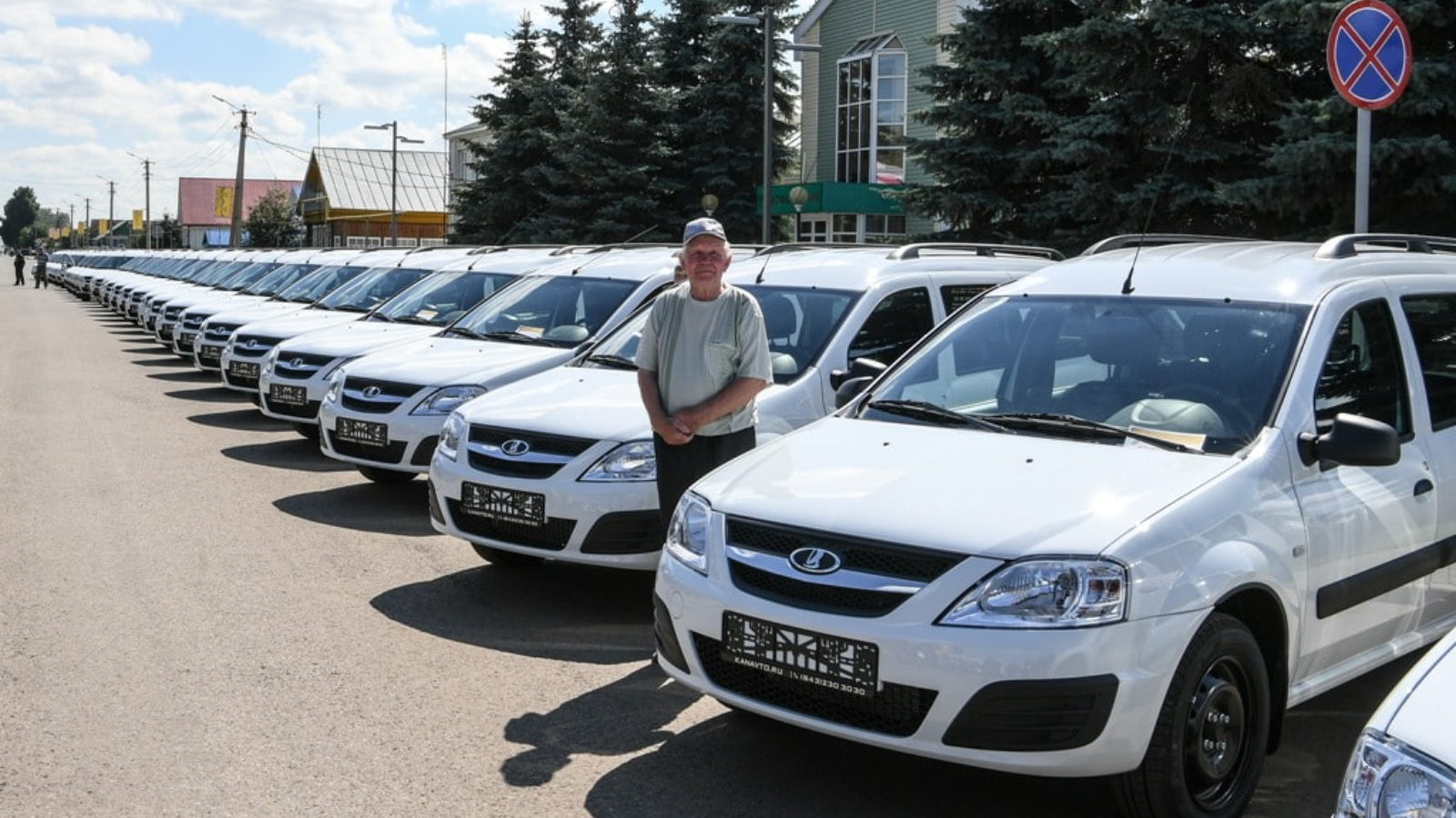 Рустам Минниханов вручит ключи от служебных автомобилей руководителям  управлений образования | 15.08.2023 | Казань - БезФормата