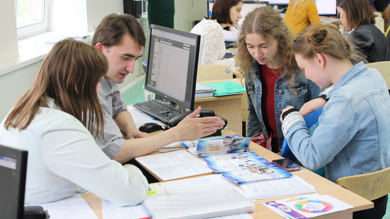 Целевое обучение картинки для презентации. Целевое на программиста. Целевая подготовка в вузах. Целевое на программиста. Профессия программист.