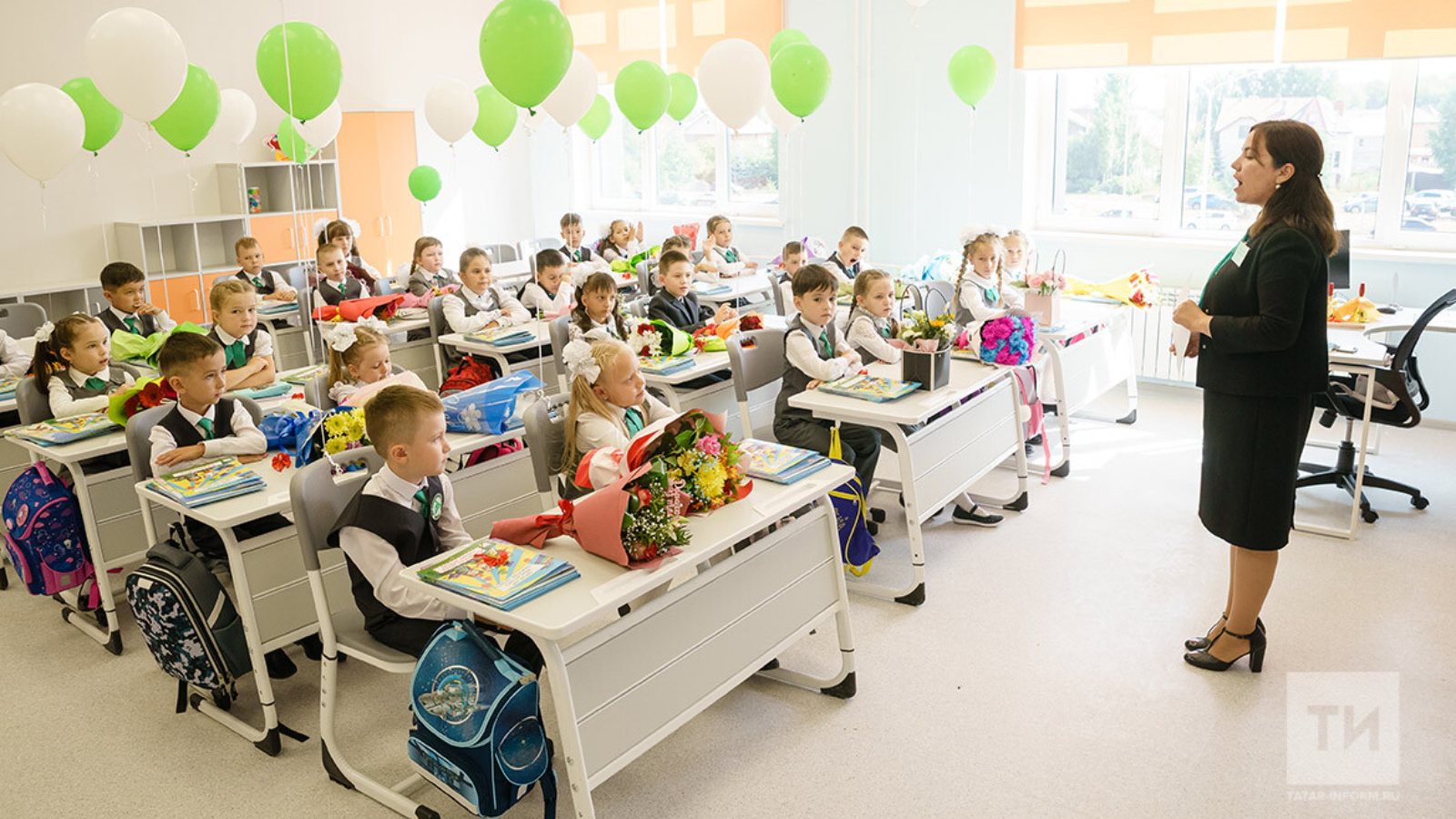 Школа 186 гареева казань. 107 гимназия казань. Казань 2021 школа. Шмели сумели казань. Гареева 107 казань.