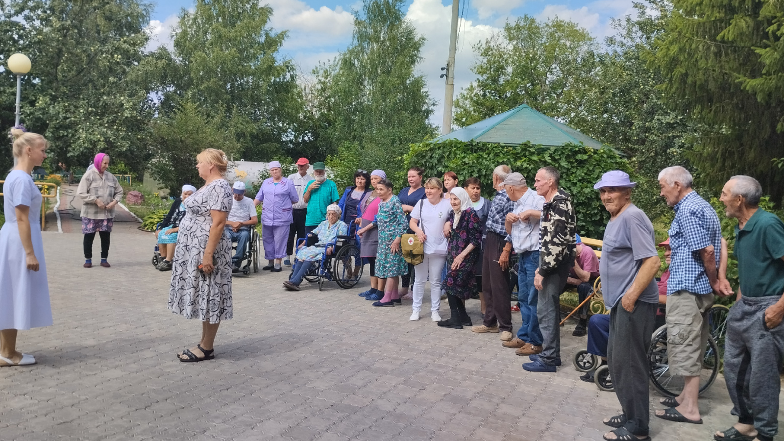 В Мензелинском доме-интернате эвакуировали жителей | 13.07.2023 | Казань -  БезФормата