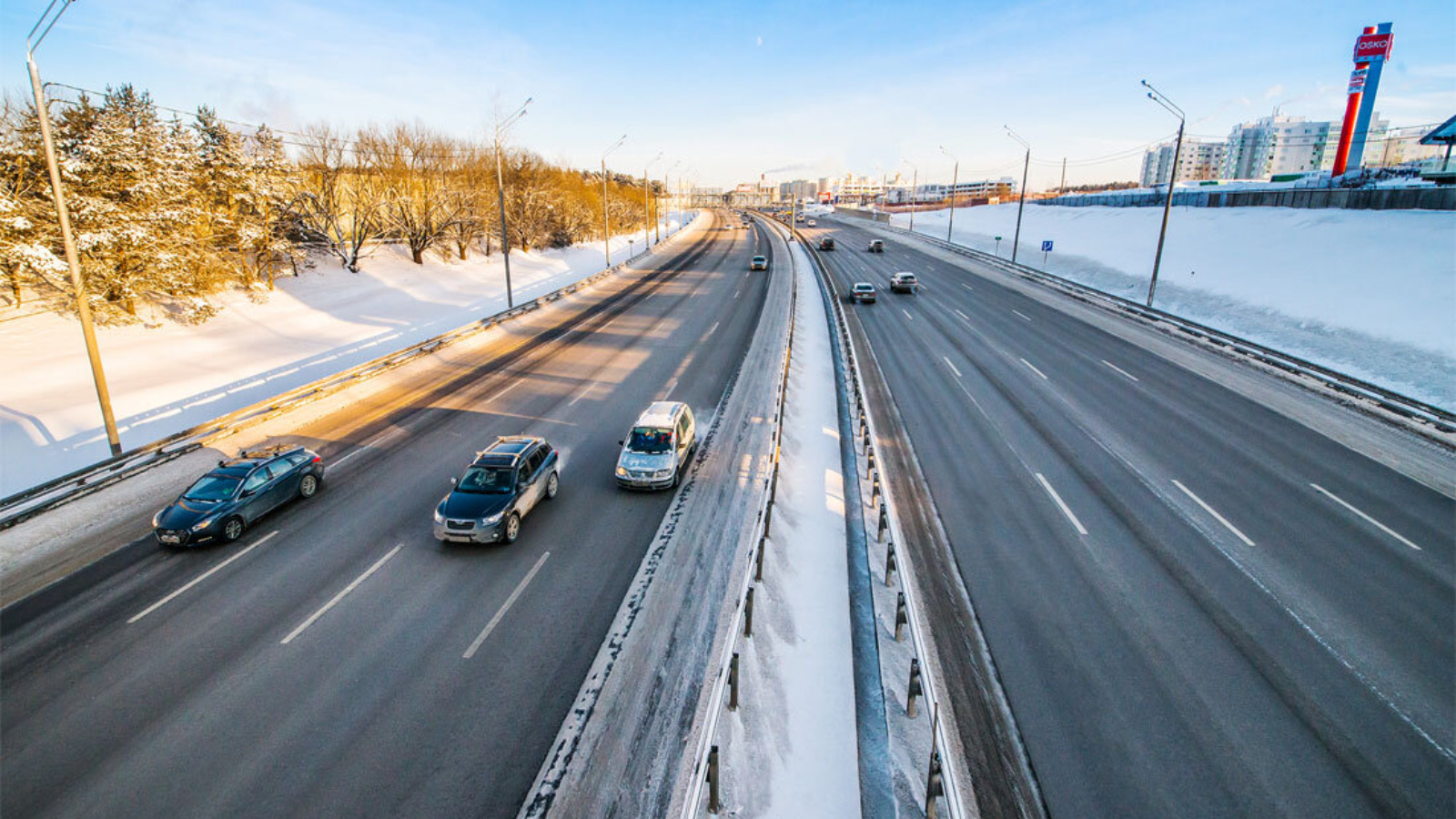 Автобан г. Дорога зимой. Автомагистраль. Трасса зима. Автомобильная дорога.