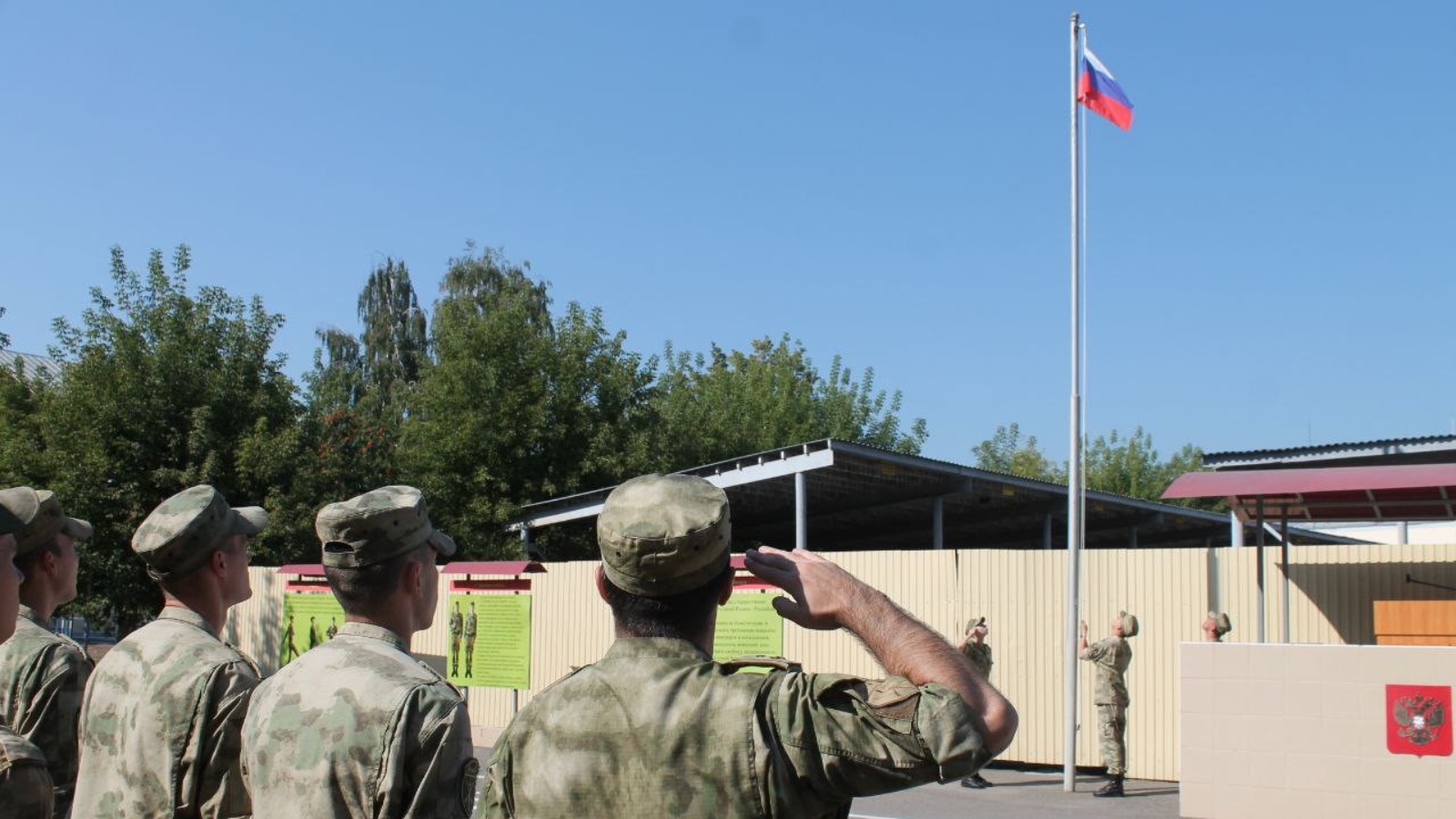 В Казани военнослужащие Росгвардии провели торжественное мероприятие ко Дню Государственного флага России