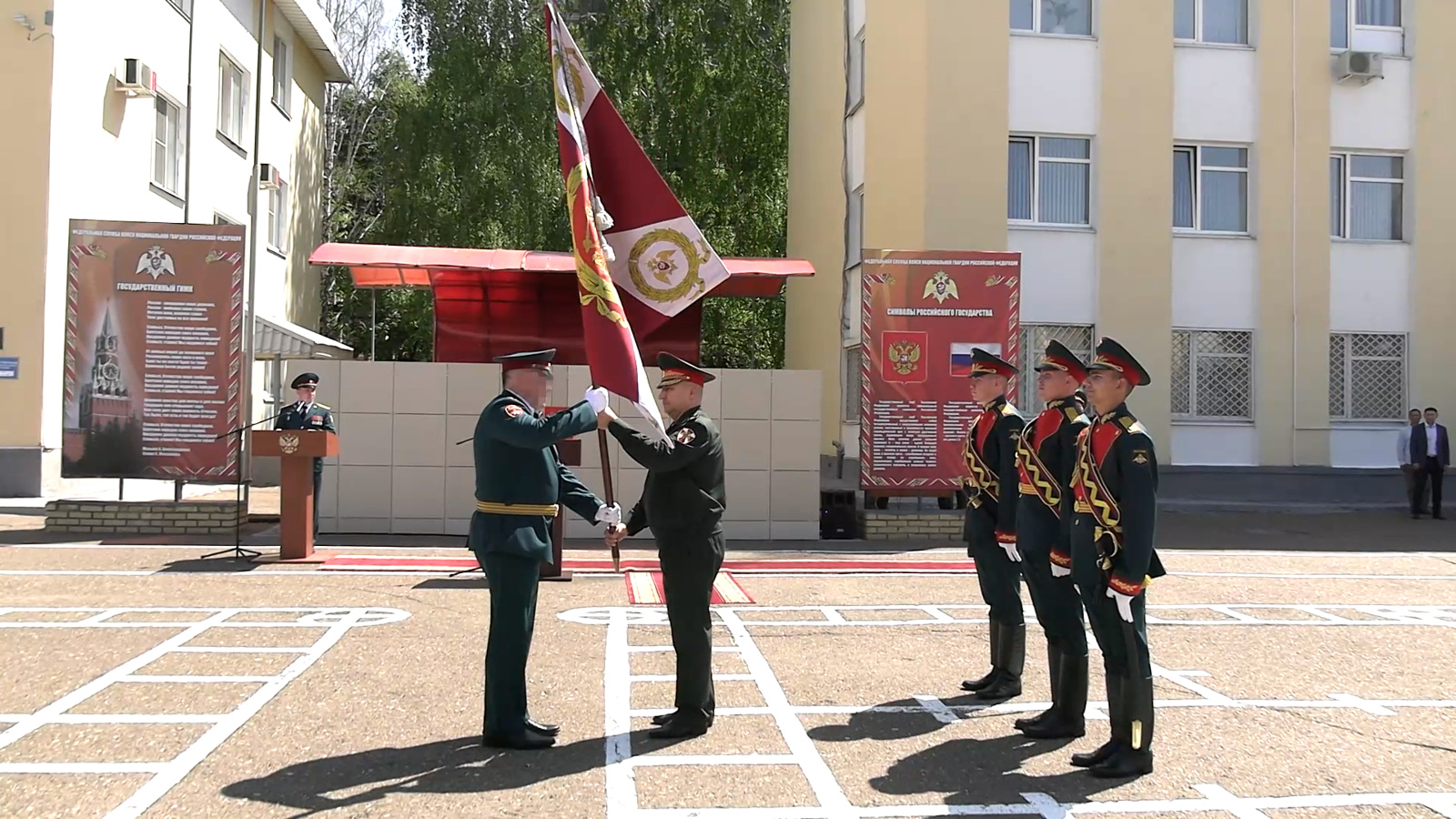 В Казани состоялся ритуал вручения Боевого знамени воинской части Росгвардии