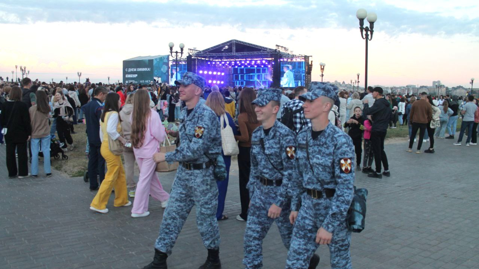 В Казани росгвардейцы приняли участие в обеспечении безопасности празднования Дня химика