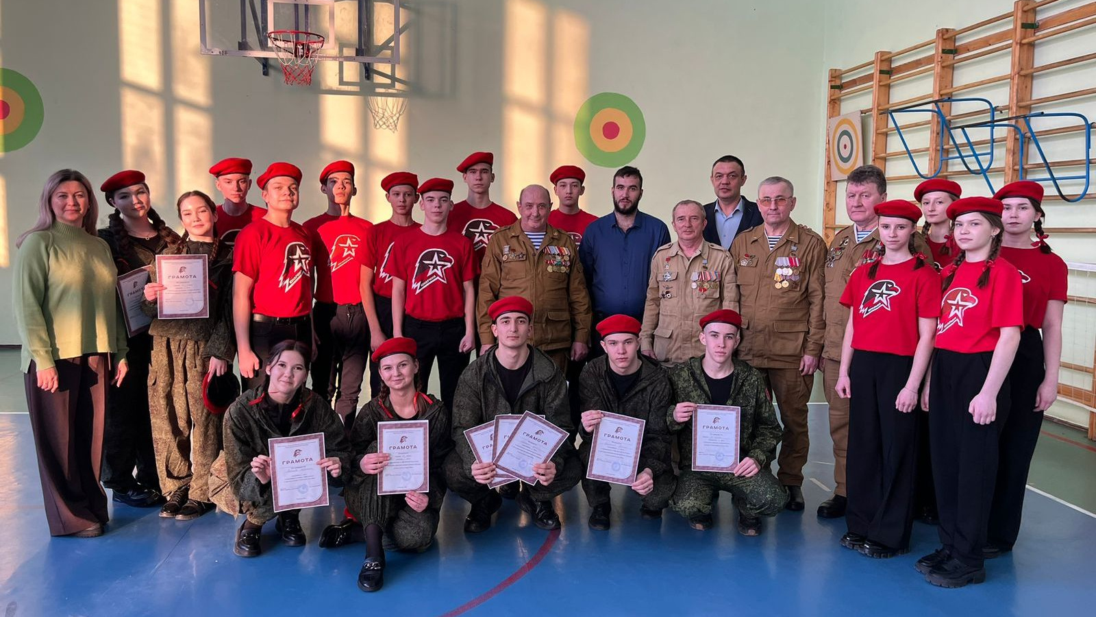 В Мамадышском районе Татарстана ветеран Росгвардии принял участие в закрытии школьного военно-патриотического месячника