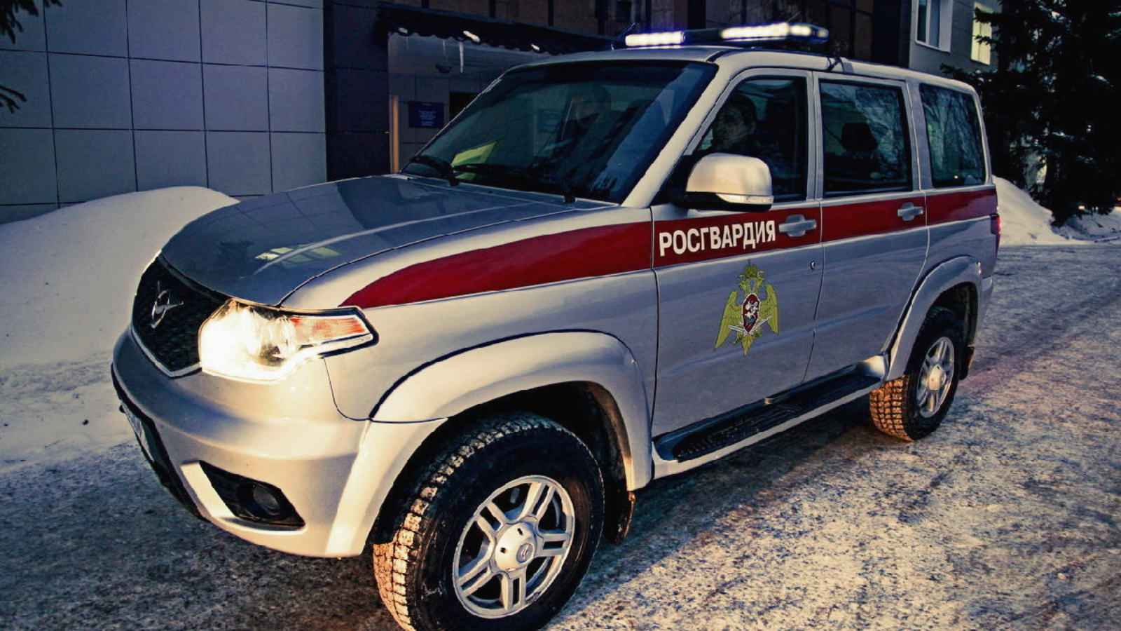 В Казани росгвардейцы совместно с сотрудниками полиции задержали подозреваемого в попытке сбыта наркотиков