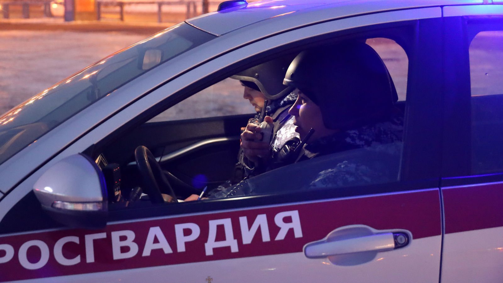 В Татарстане сотрудники вневедомственной охраны Росгвардии задержали двоих подозреваемых в грабеже из магазина