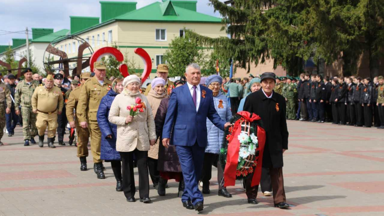 Несмотря на холодную погоду, ярко и торжественно прошел праздник,  посвященный 79 –ой годовщине Победы в Великой Отечественной войне. |  13.05.2024 | Аксубаево - БезФормата