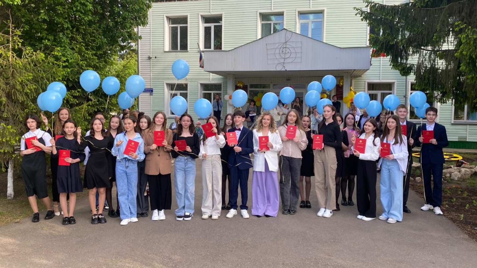 Выпускной вечер в Детской школе искусств им.Ф.Ахмадиева | 24.05.2024 |  Рыбная Слобода - БезФормата