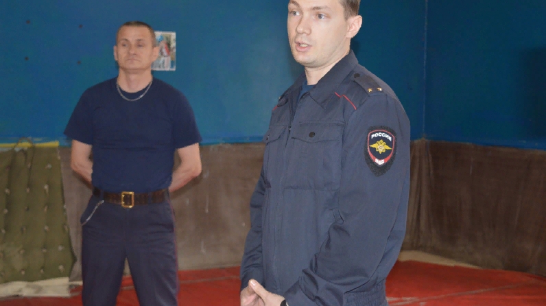 Полицейский в Чехии показал мастер-класс по терпению и спокойствию: видео