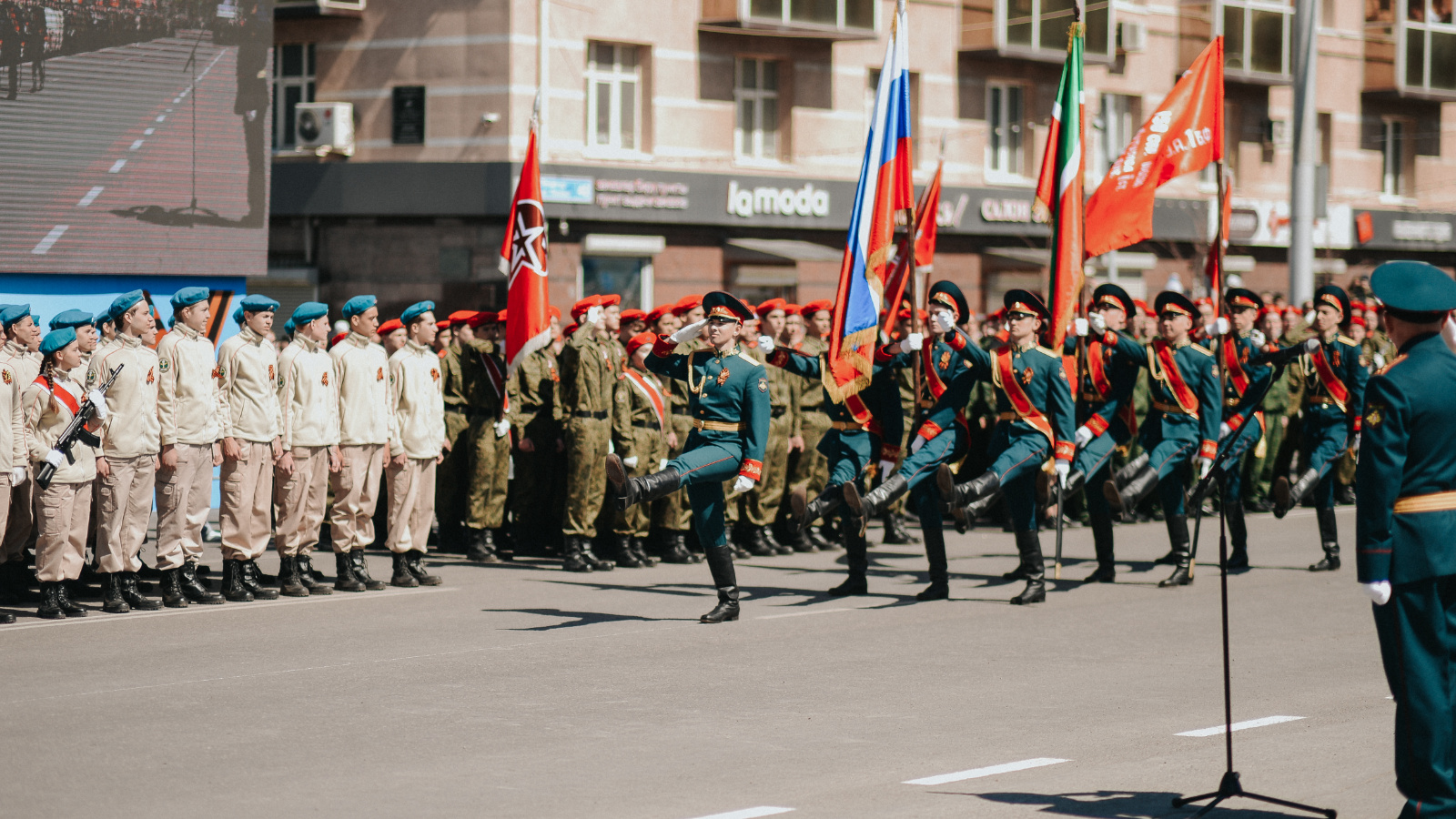 Эхо войны и память сердца: в Альметьевске состоялся торжественный парад,  посвященный 78-летию Великой Победы | 09.05.2023 | Альметьевск - БезФормата