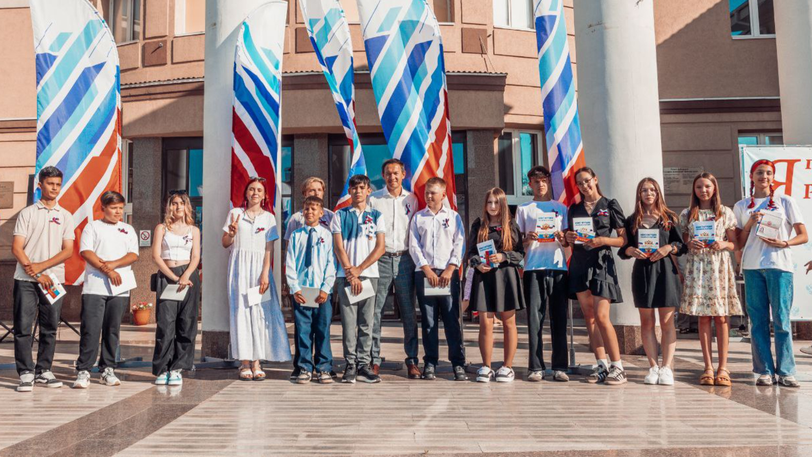 В Альметьевске отпраздновали День России | 12.06.2024 | Альметьевск -  БезФормата