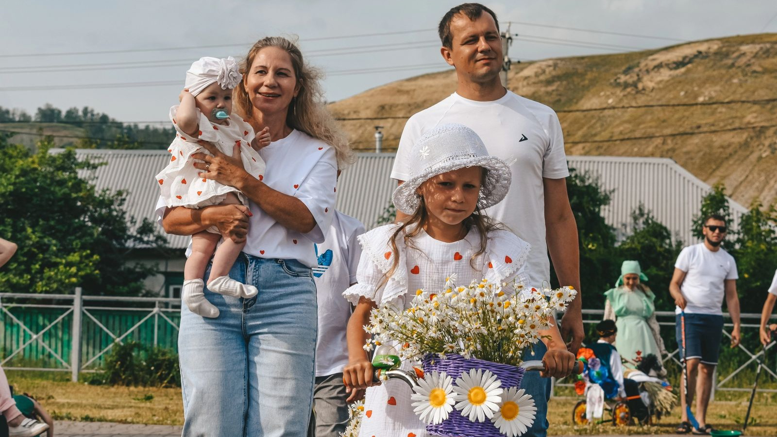 В Бавлах прошел фестиваль «По-семейному» | 08.07.2024 | Бавлы - БезФормата