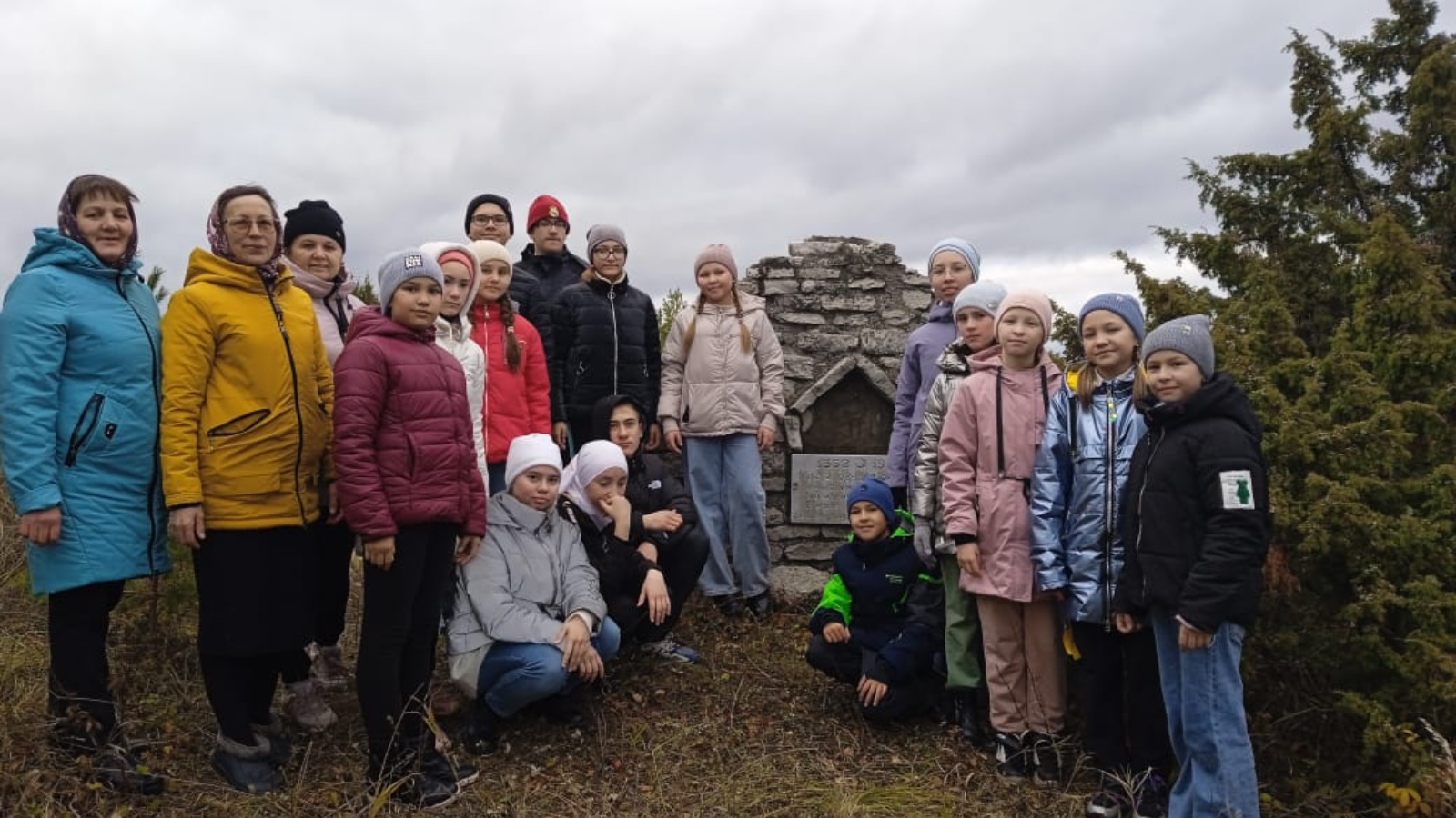 Погода в богатых сабах дер изма. Интернет в селе. Часы деревня фото.