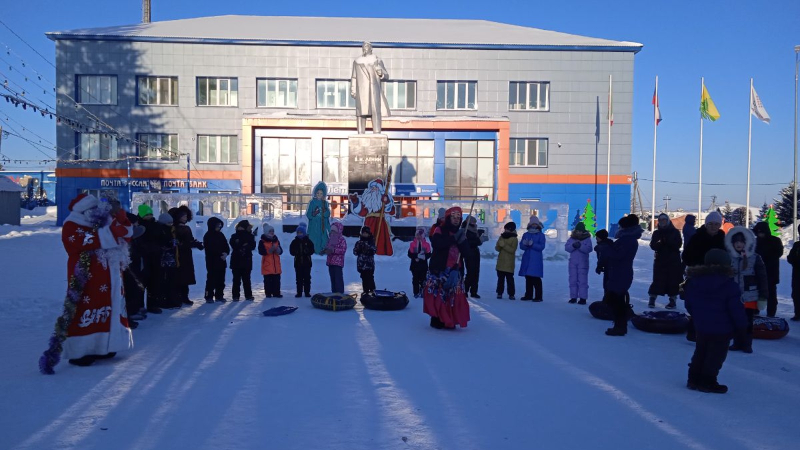 Новогодние игры-конкурсы для детей на центральной ёлки в Б. Сабах. |  09.01.2023 | Богатые Сабы - БезФормата