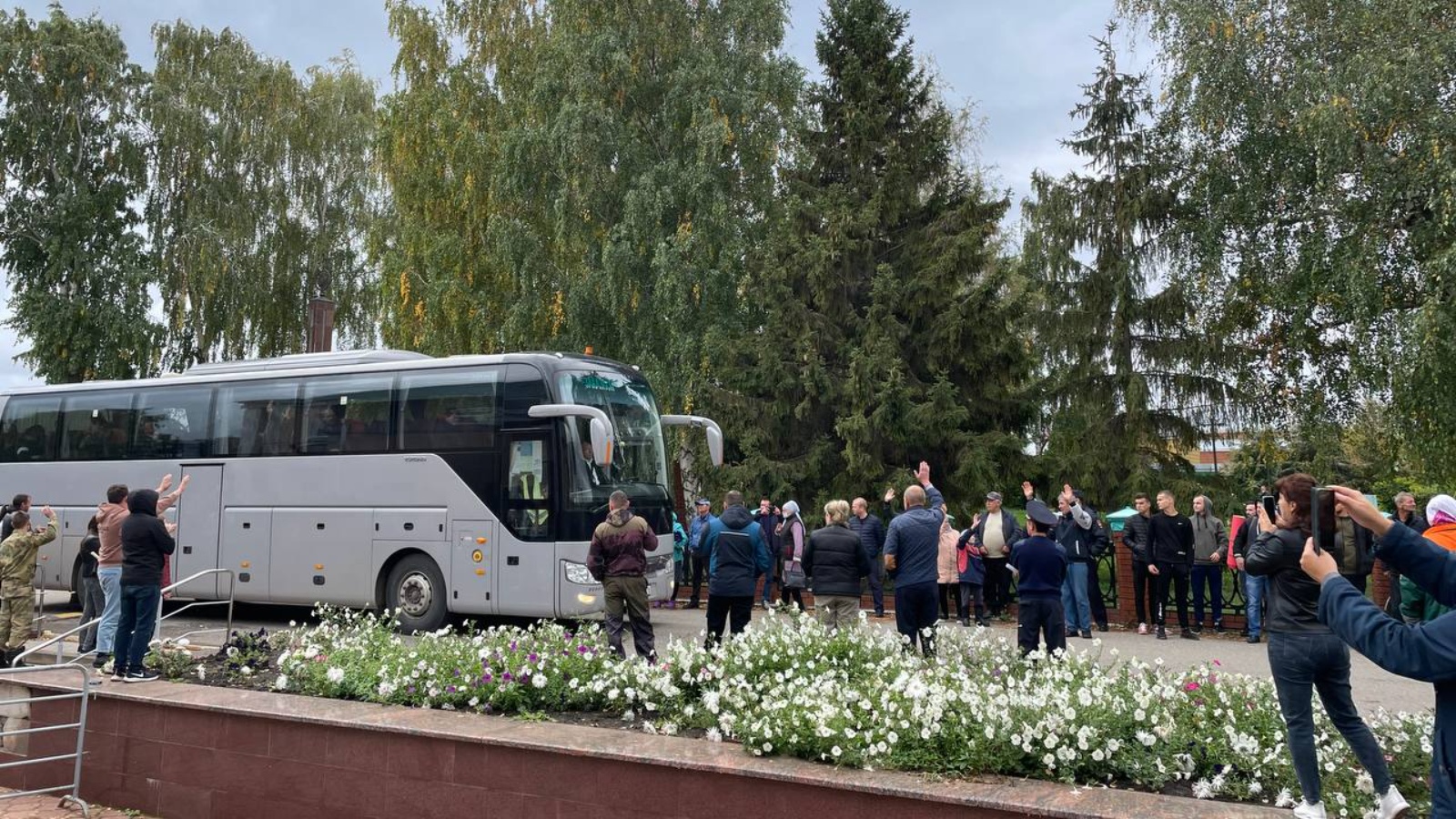 Пункт 27. Камское Устье мобилизация. Провожающие мобилизированных.