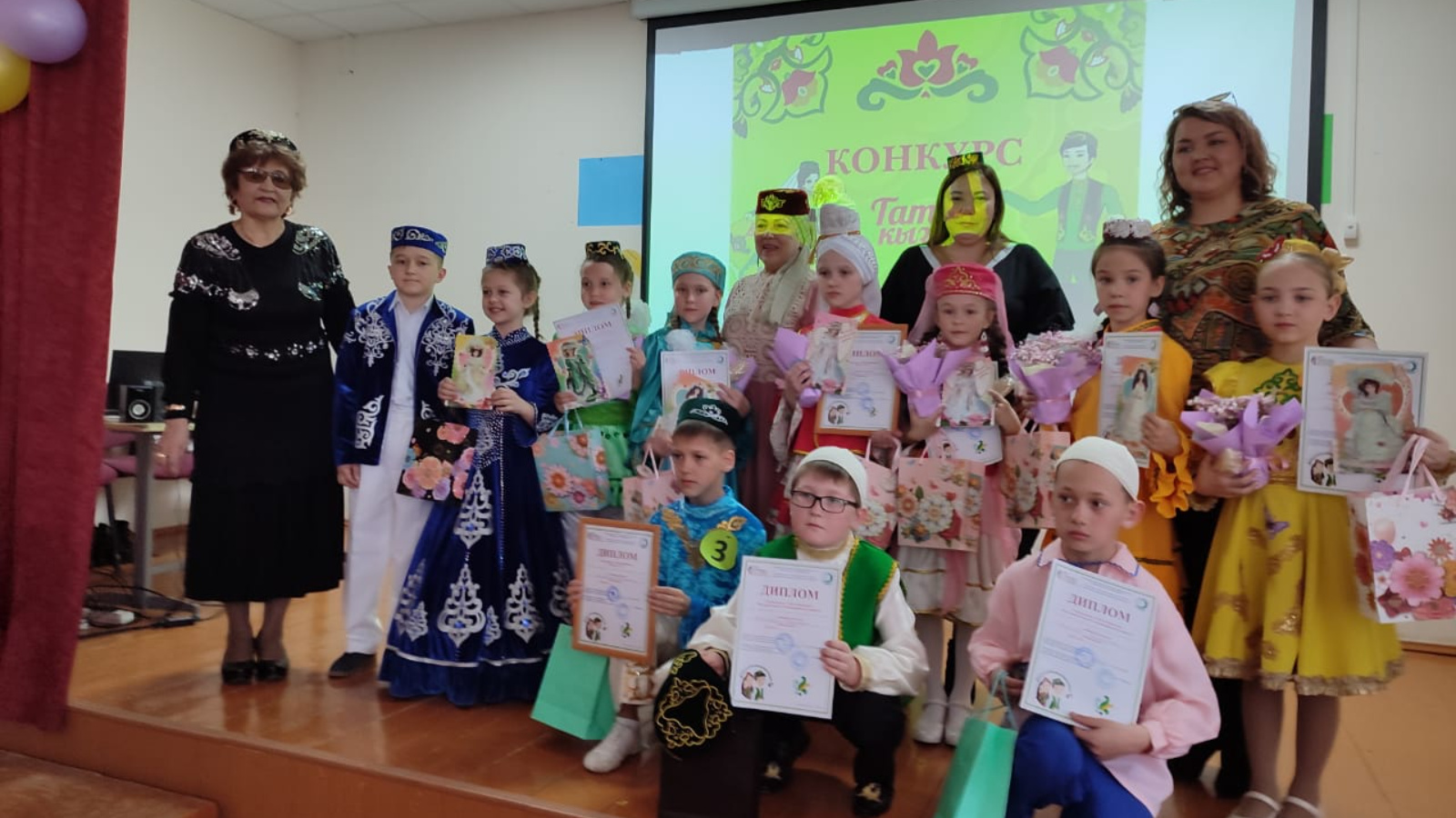 татарстан татары. год национальных культур и традиций. татары 2023 девушки. казань татары. татар кызы 2023 конкурс.