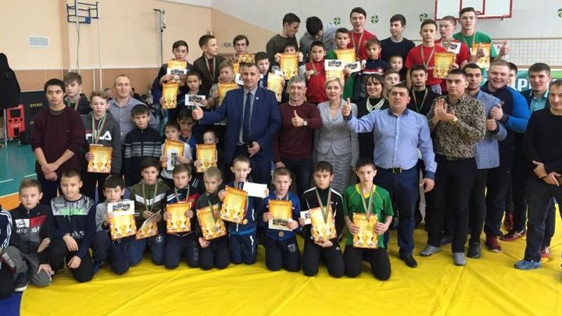 Спортивная школа юбилейный. ДЮСШ Юбилейный Азнакаево. ДЮСШ Юбилейный. Начальник ДЮСШ Тукаевского района. Детско-юношеская спортивная школа «Юбилейный» г. Азнакаево РТ.