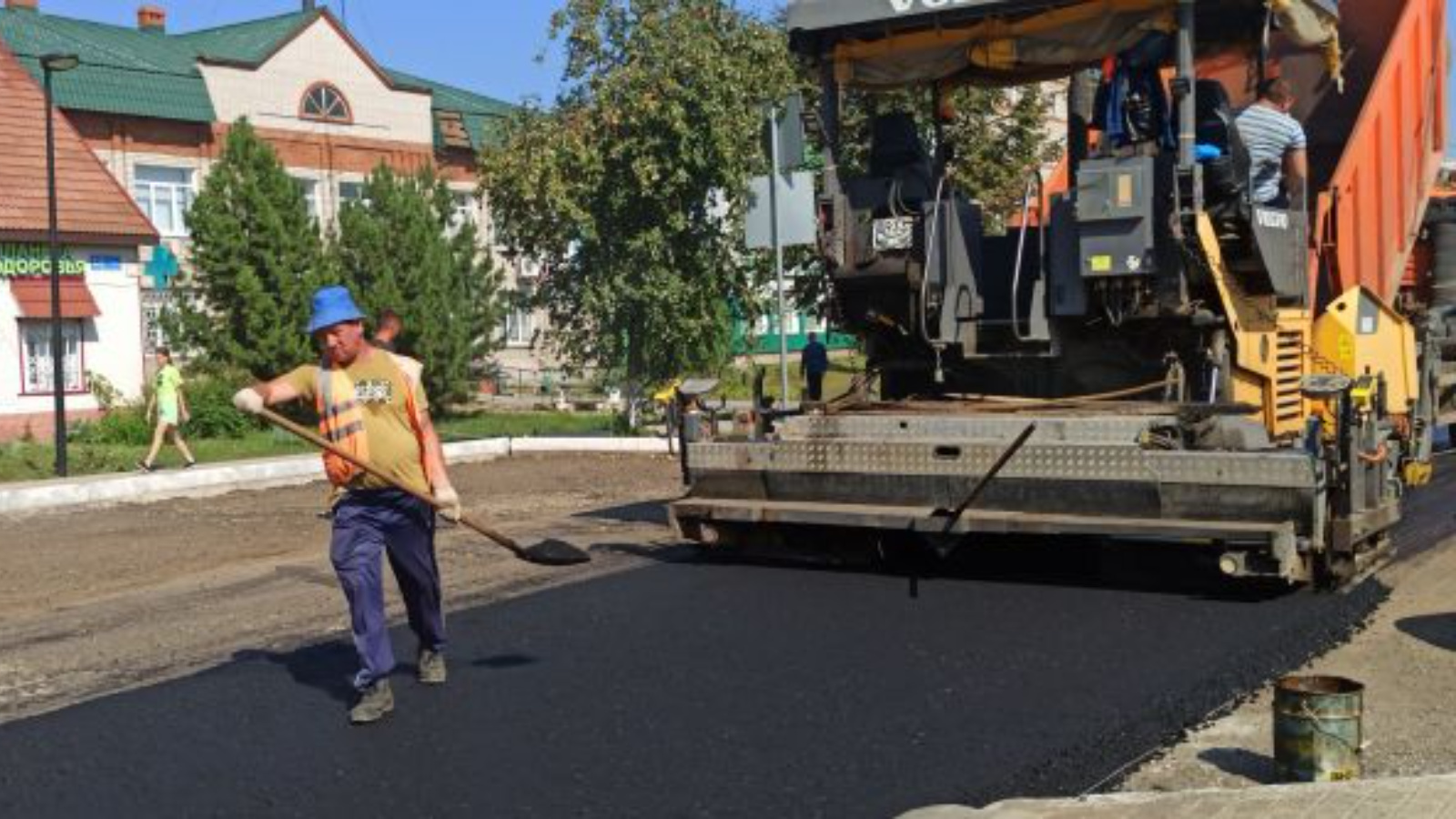 Работы по благоустройству улицы К.Маркса в Агрызе в самом разгаре |  14.08.2023 | Агрыз - БезФормата