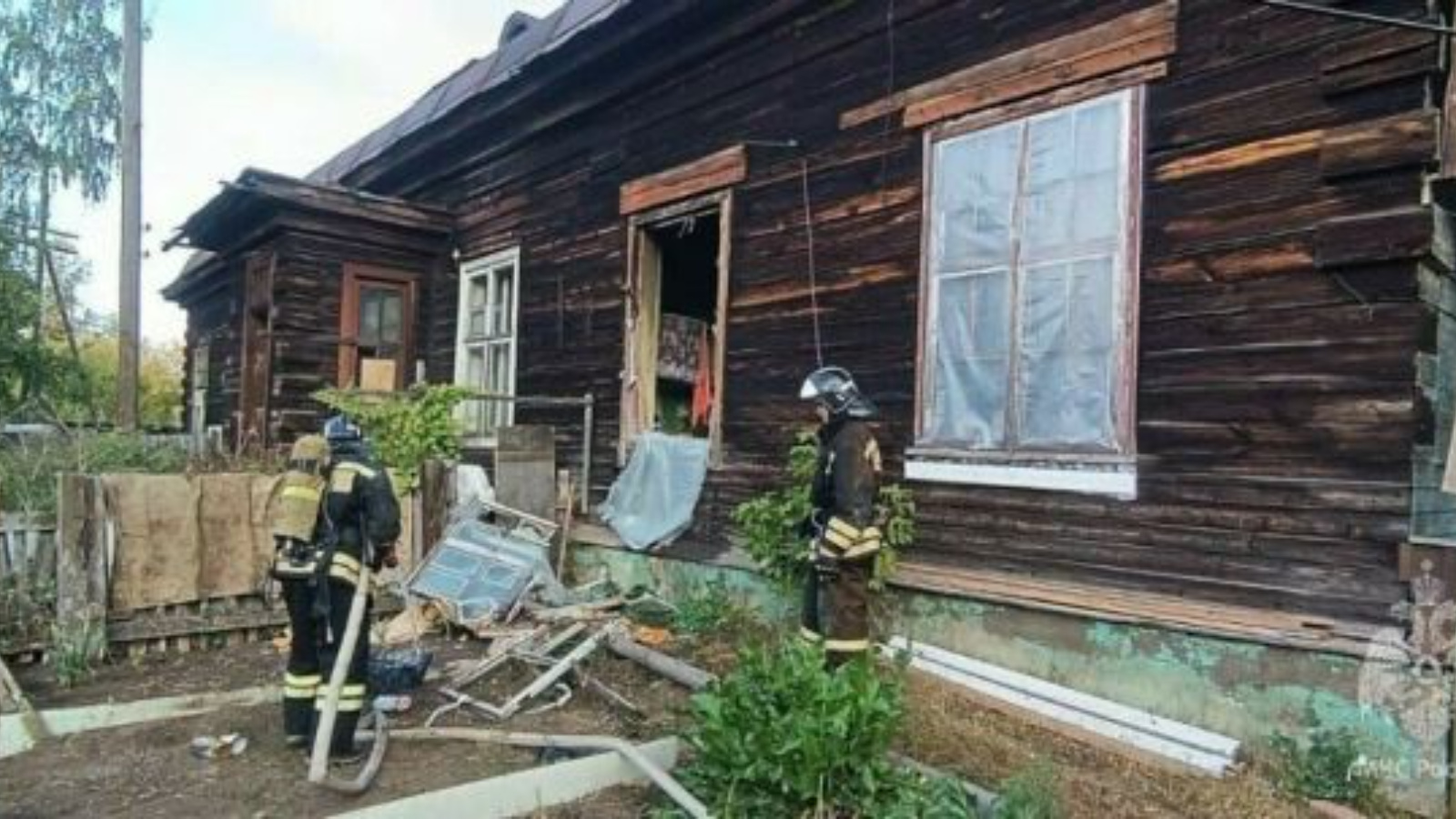 В Агрызе при пожаре в одноэтажном доме погибли два человека | 14.09.2023 |  Агрыз - БезФормата