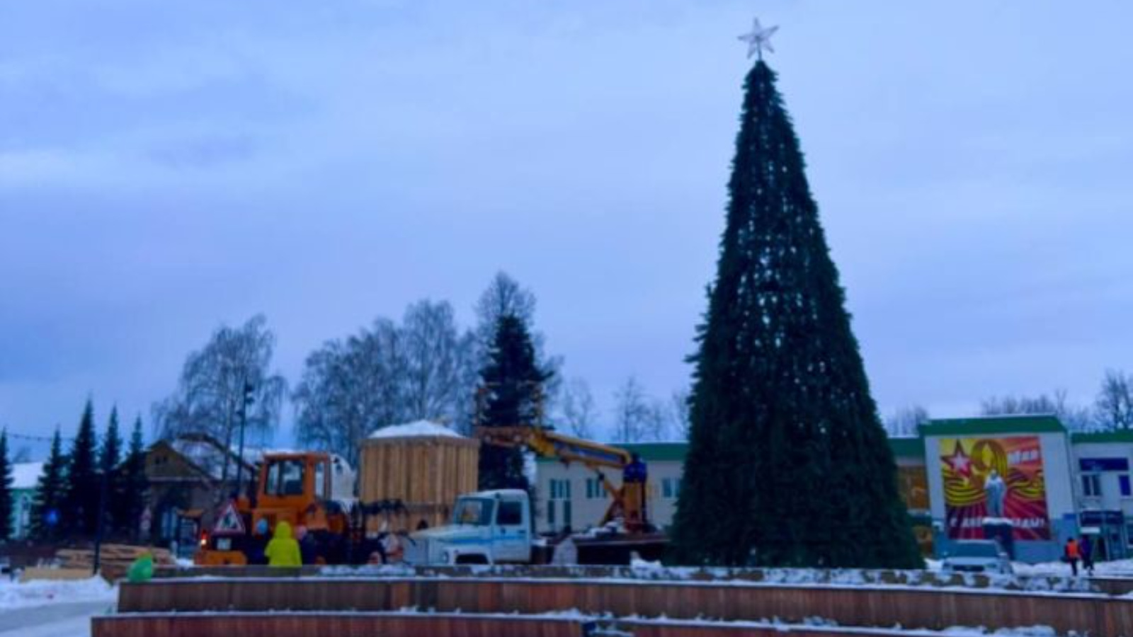 Агрыз готовится к встрече Нового года | 15.12.2023 | Агрыз - БезФормата