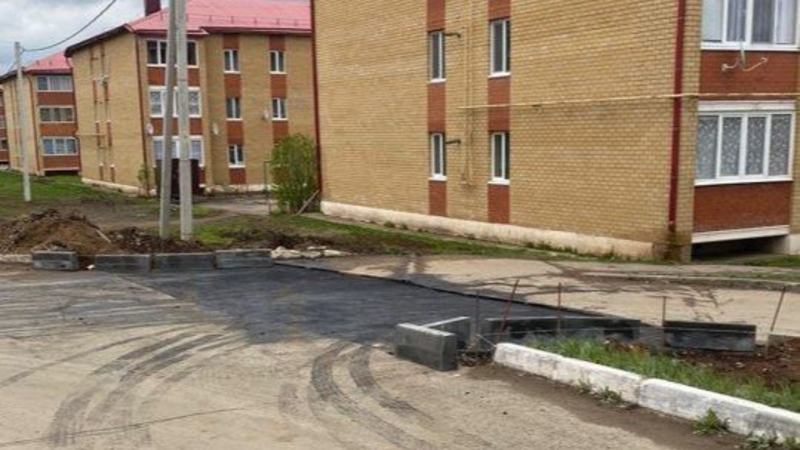 В Агрызе ведутся работы по восстановлению дорог и тротуаров | 14.05.2024 |  Агрыз - БезФормата