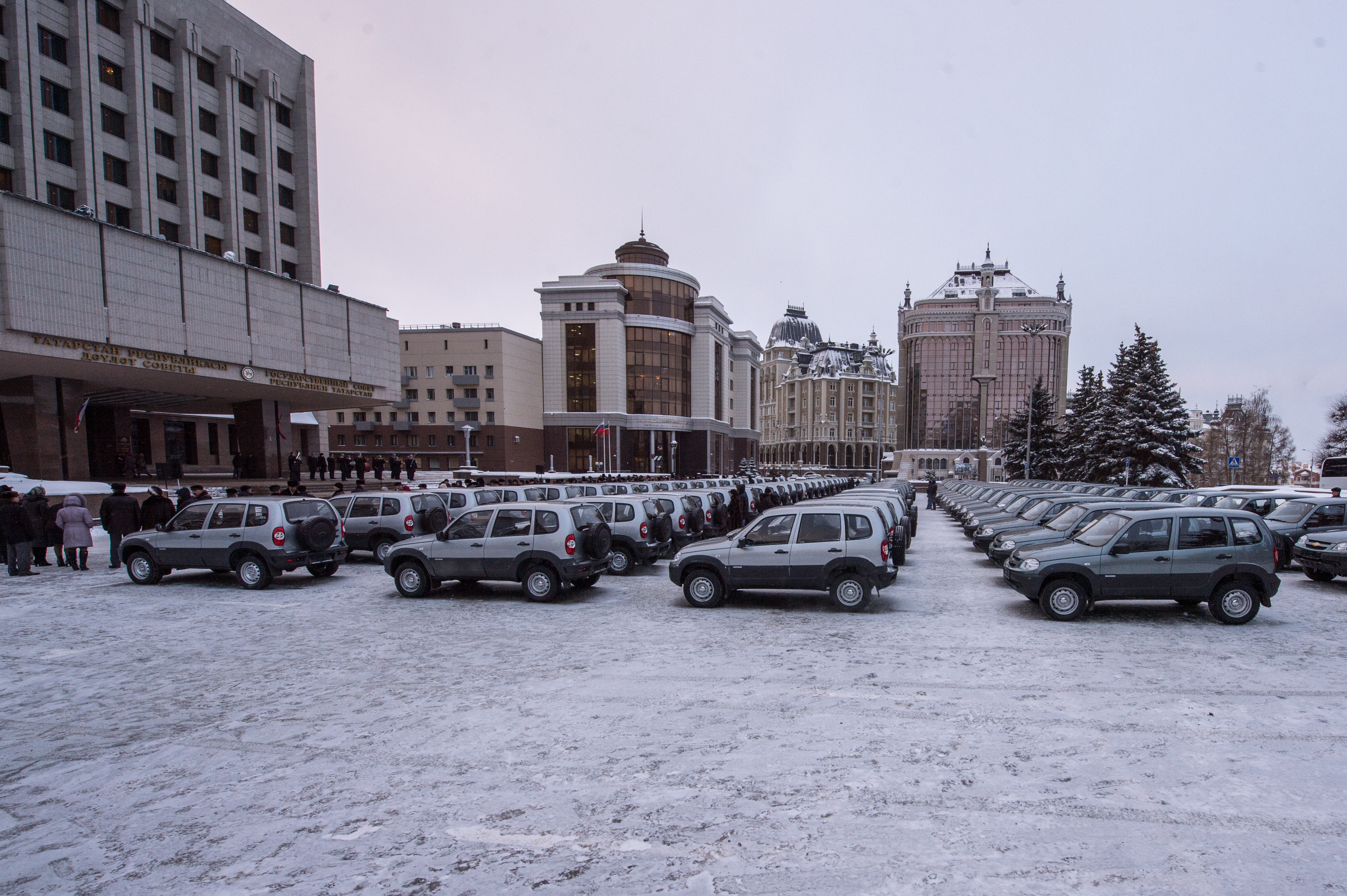 Автомобиль Минниханова Шевроле.