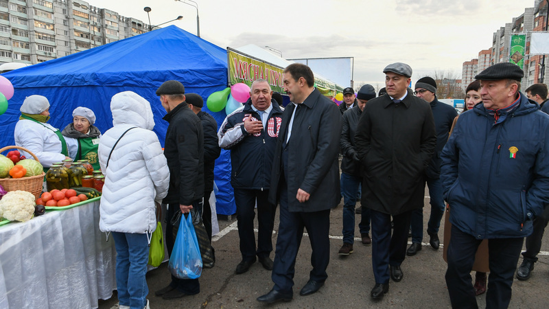 Татарстан октябрьский погода. Татпотребсоюз РТ. Фаттахов Махмут габделхамитович. Сельхоз ярмарка Казань.