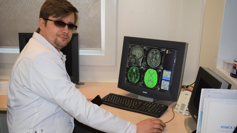 Старый оскол ул комсомольская д 81/14. Мрт старый оскол комсомольская 81. Томограмма прибор. Поликлиника при дгб 1 на авангардной. Мрт црб старый.